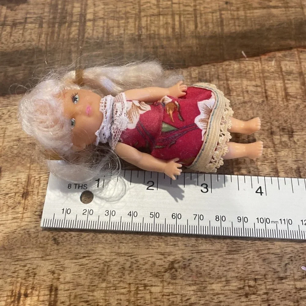 1994 Kelly Doll Barbies Little Sister Long Blonde Hair Dress Dress Floral